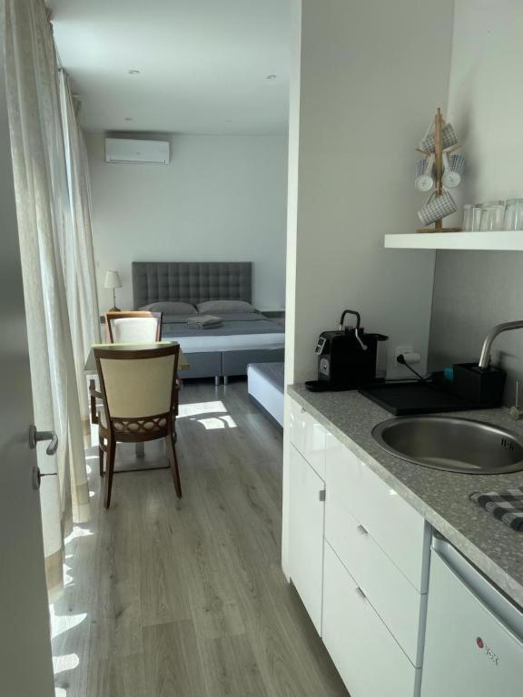 R41 - Tivoli Groundfloor Apartment Любляна Экстерьер фото
