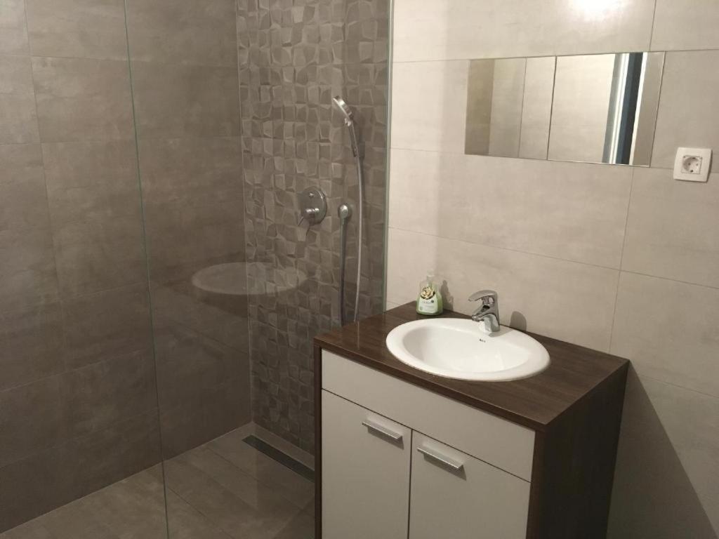 R41 - Tivoli Groundfloor Apartment Любляна Экстерьер фото